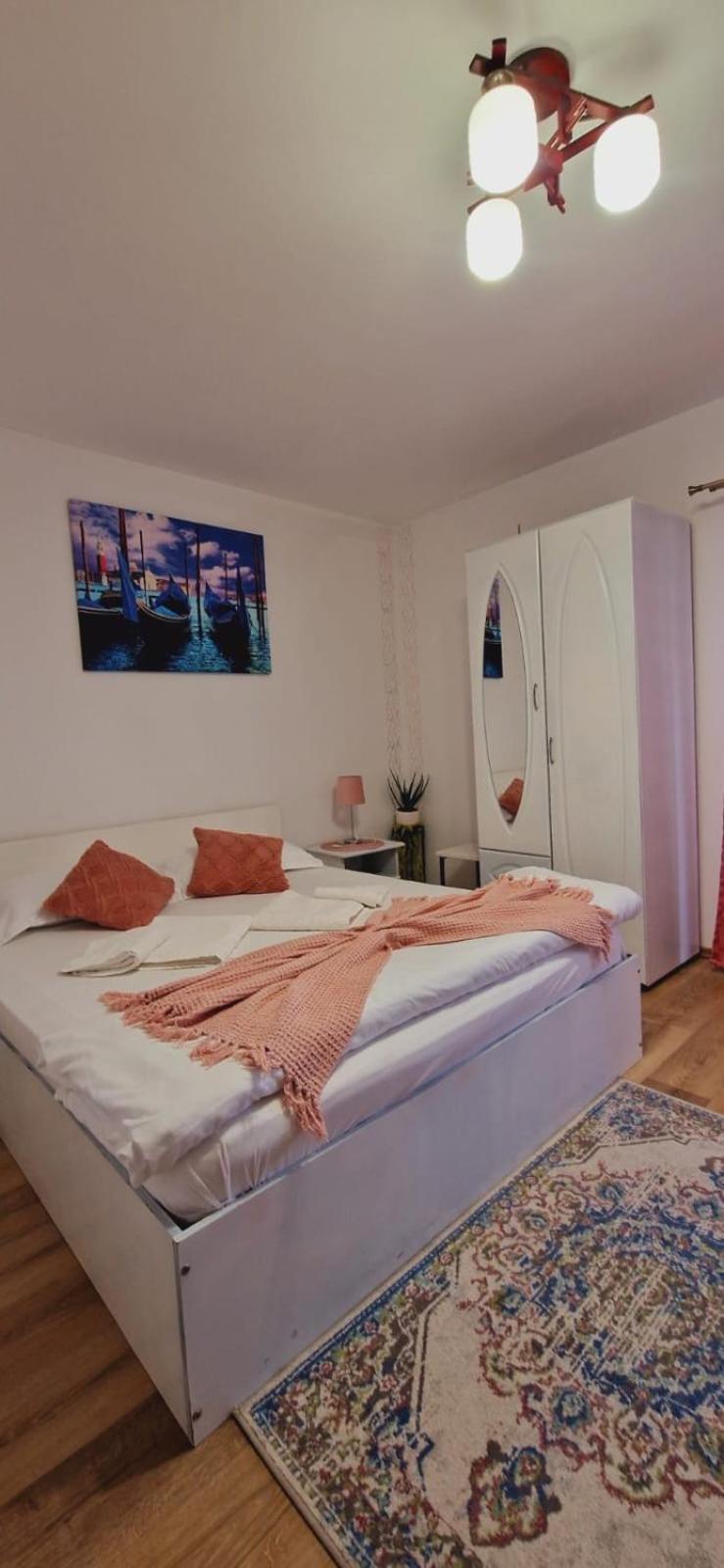 Pensiune Pastravarie La Pintea Haiducu Deseşti Extérieur photo
