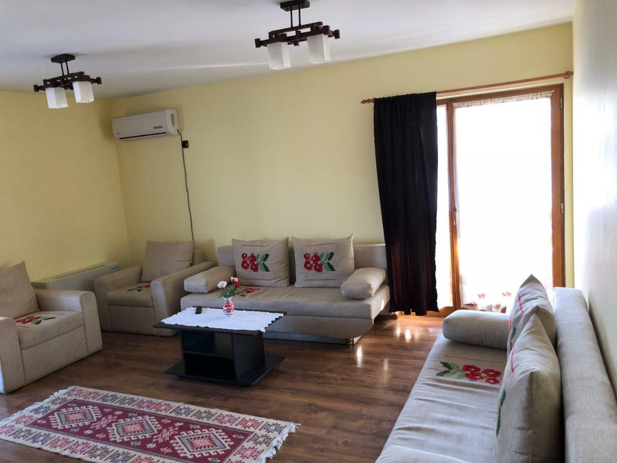 Pensiune Pastravarie La Pintea Haiducu Deseşti Extérieur photo